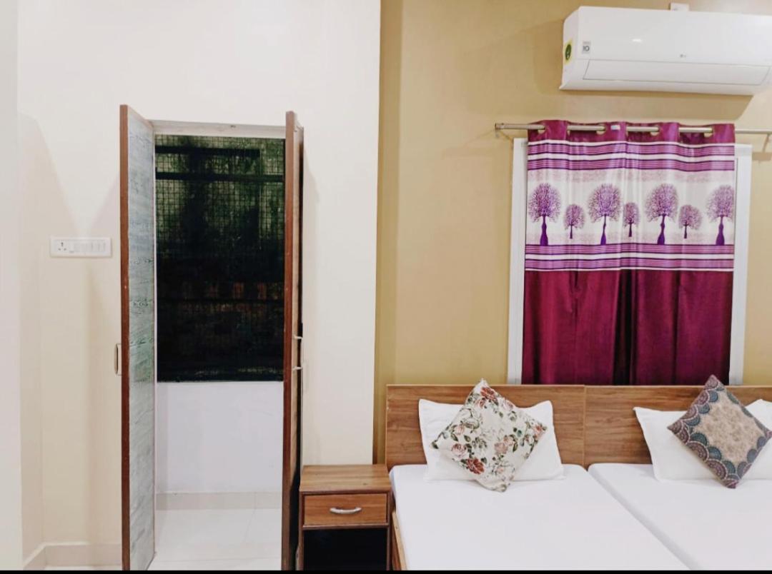 Lotus Paying Guest House Varanasi Exterior photo
